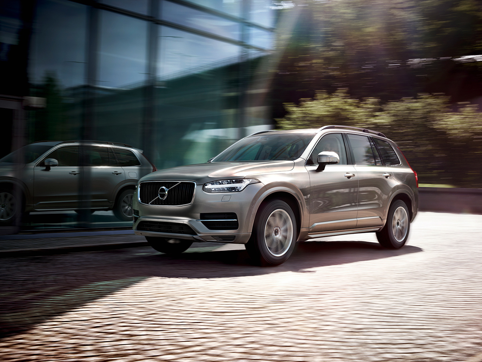  Volvo XC90:      (18 )