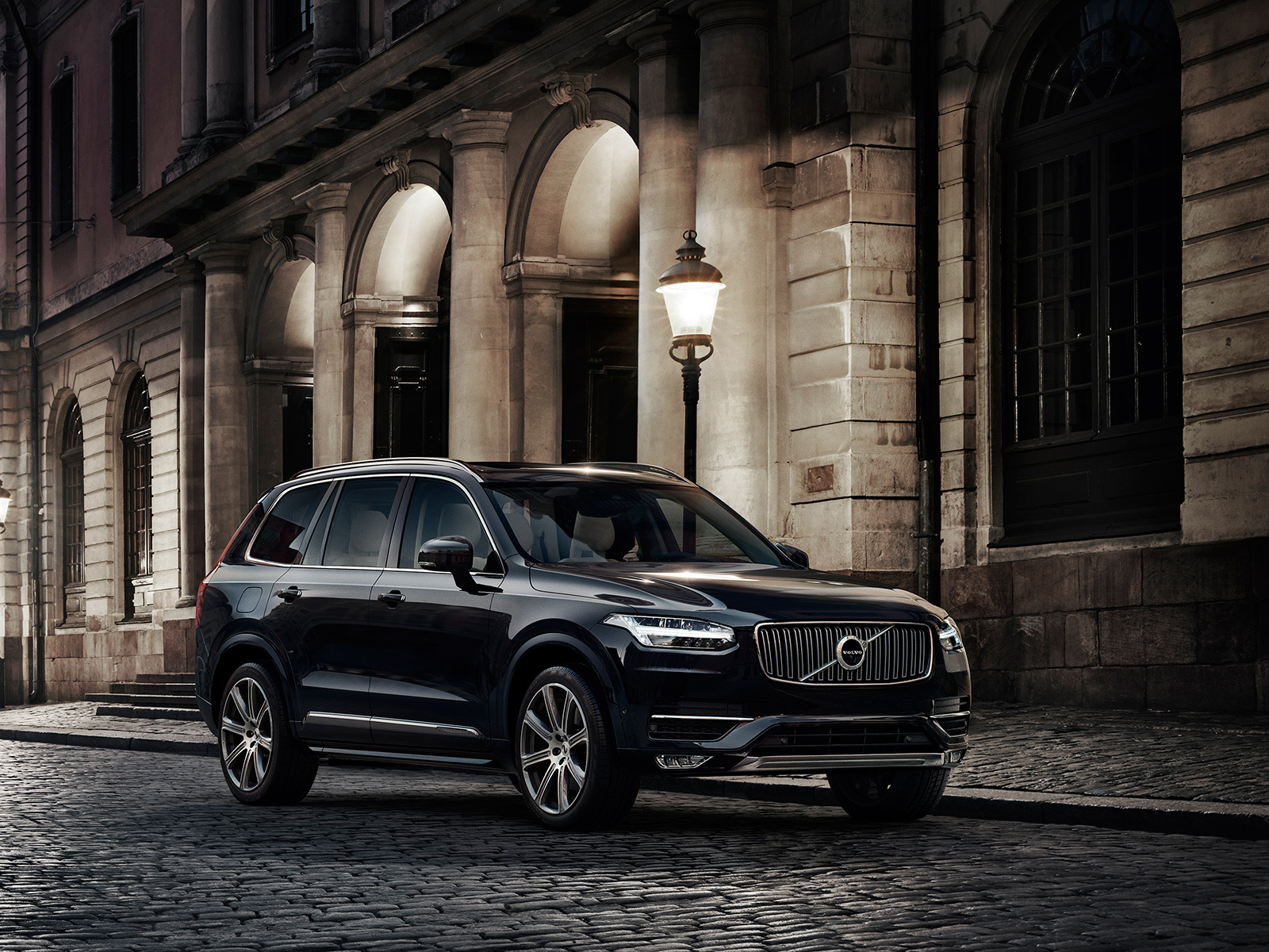  Volvo XC90:      (18 )