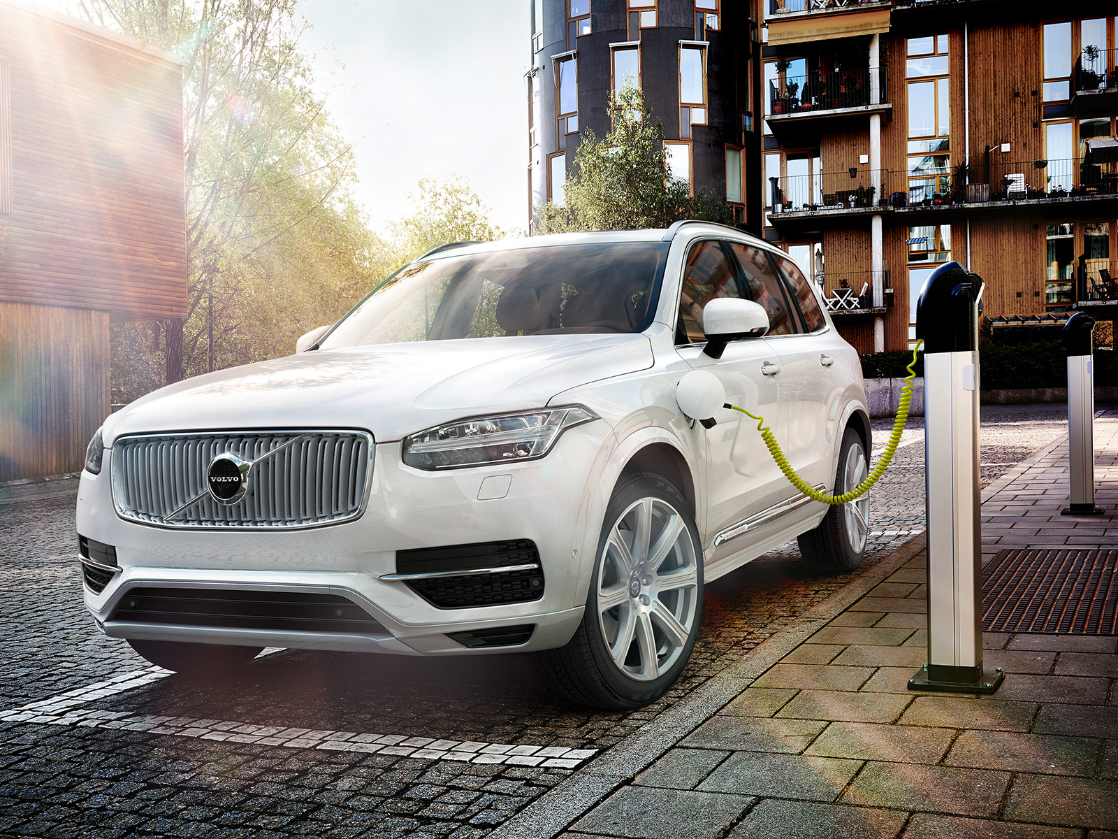  Volvo XC90:      (18 )