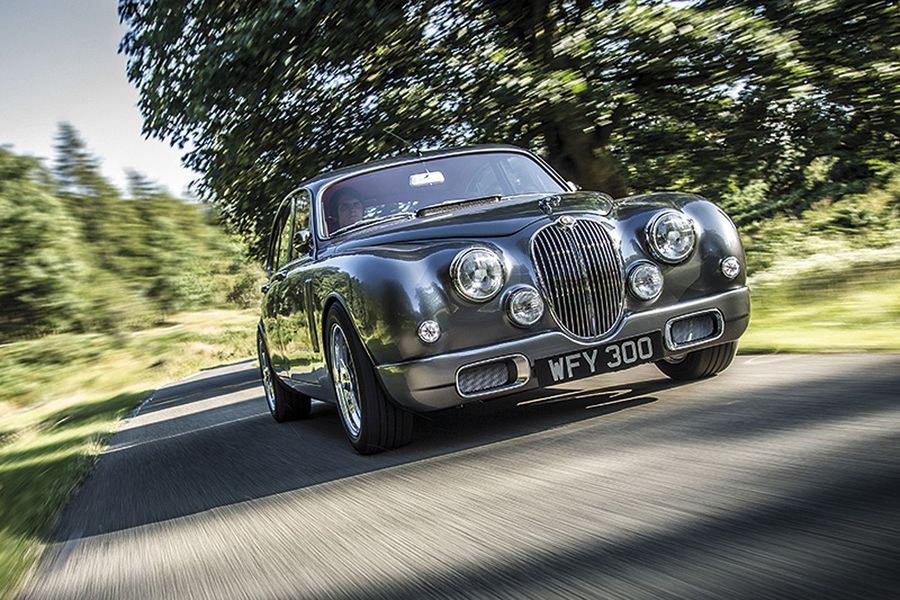 Вторая жизнь уникального британца - Jaguar Mark 2 (11 фото)