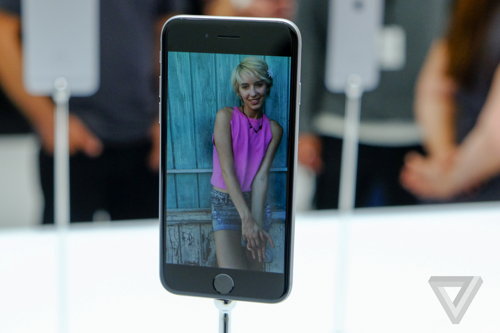 Apple представила новый iPhone 6 (20 фото)