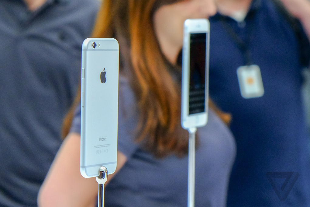Apple представила новый iPhone 6 (20 фото)