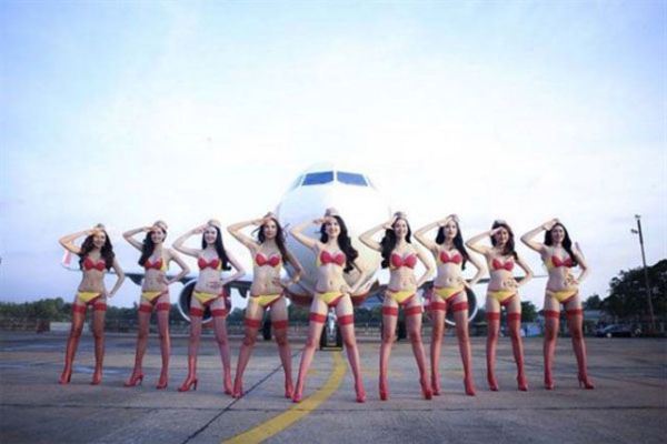 Нетрадиционная реклама вьетнамской авиакомпании VietJet Air (19 фото)