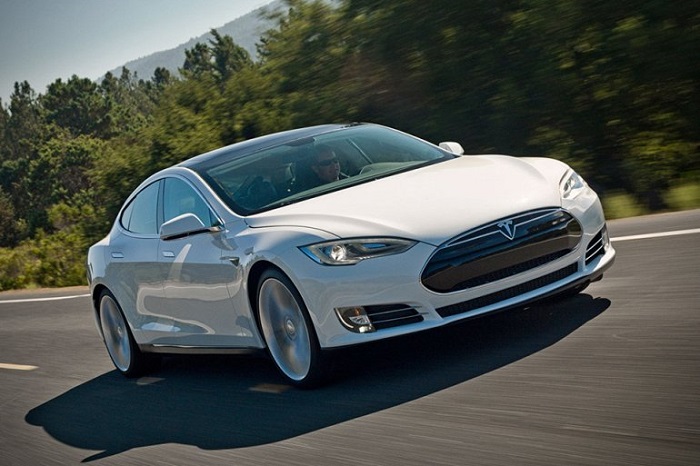  Tesla Model S P85D 2015  (6 )