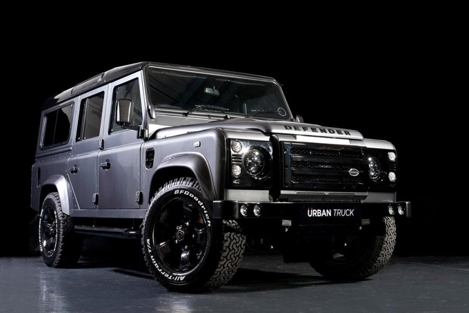      Land Rover Defender    (7 )