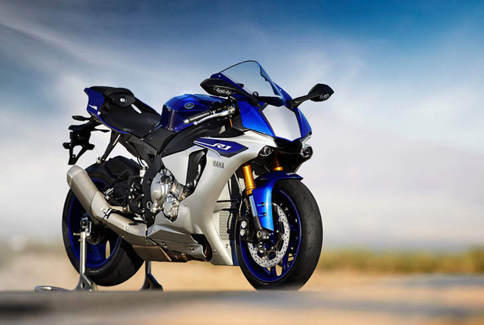 Yamaha YZF-R1 2015 (6 ���� � �����)