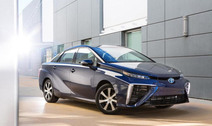   ,    - Toyota Mirai (6   )