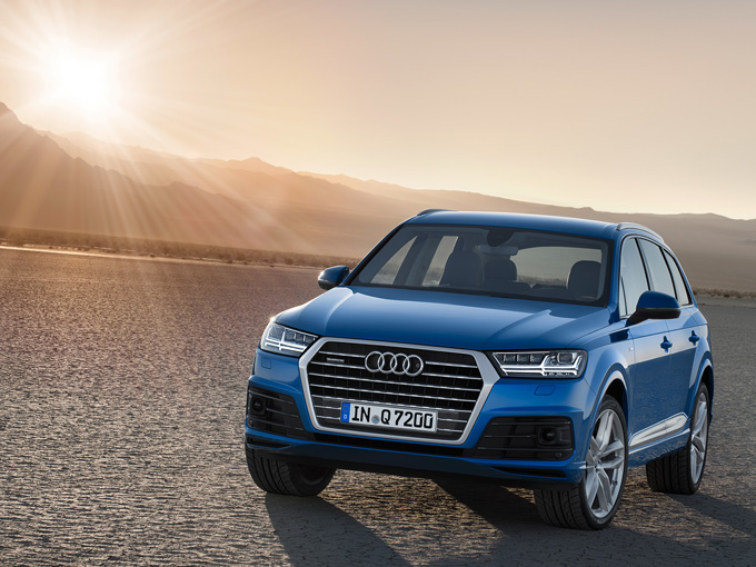 Audi Q7 2015 (15 )