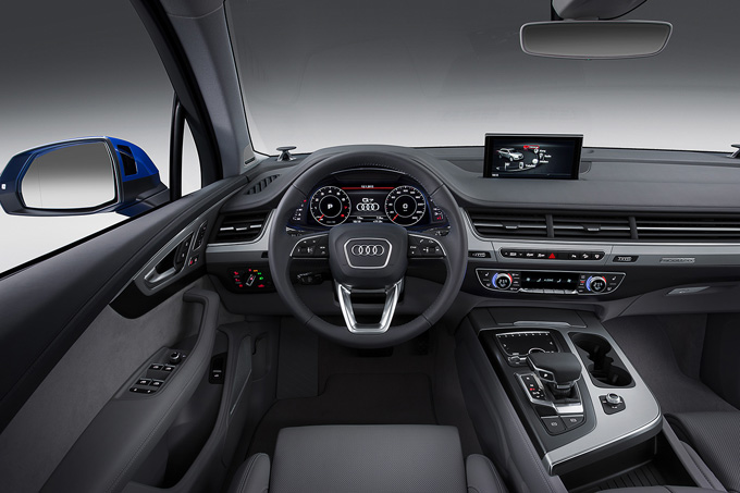 Audi Q7 2015 (15 )