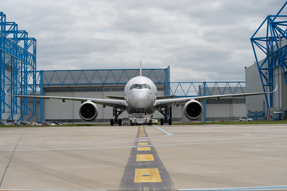 Airbus A350 XWB -   Boeing (8 )