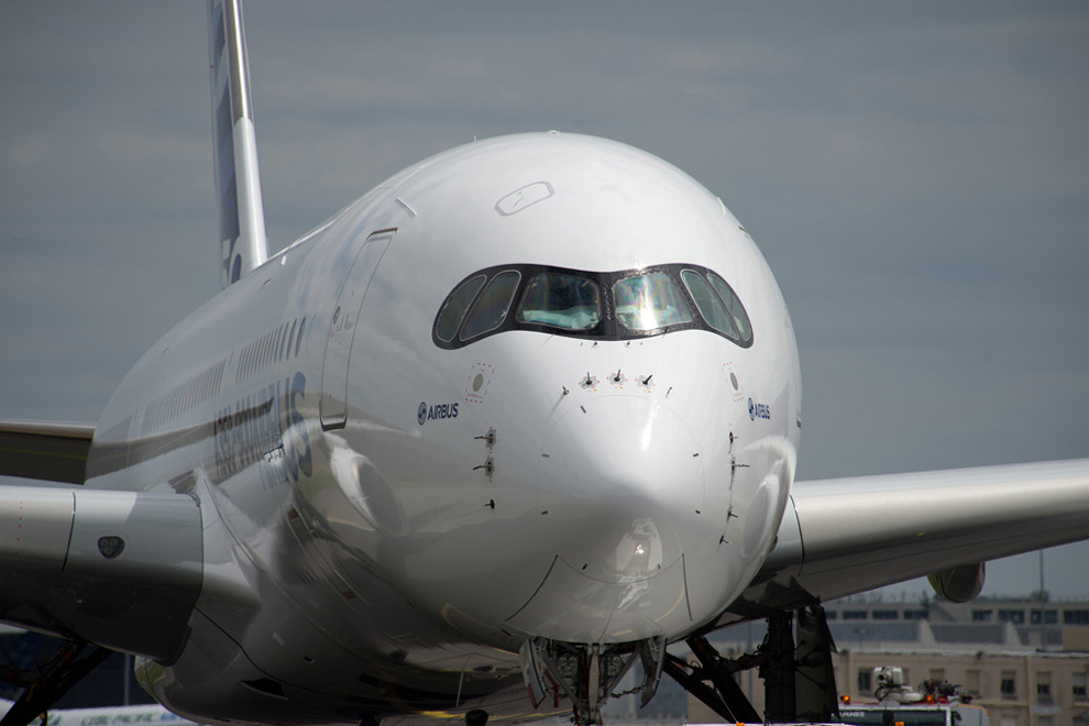 Airbus A350 XWB -   Boeing (8 )