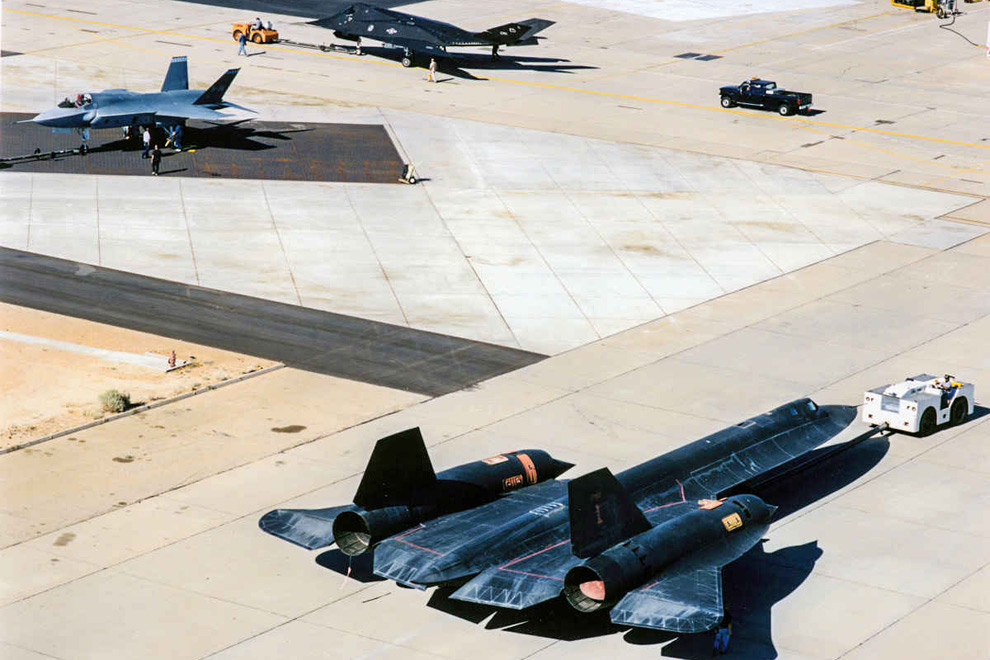 25    Lockheed SR-71,     
