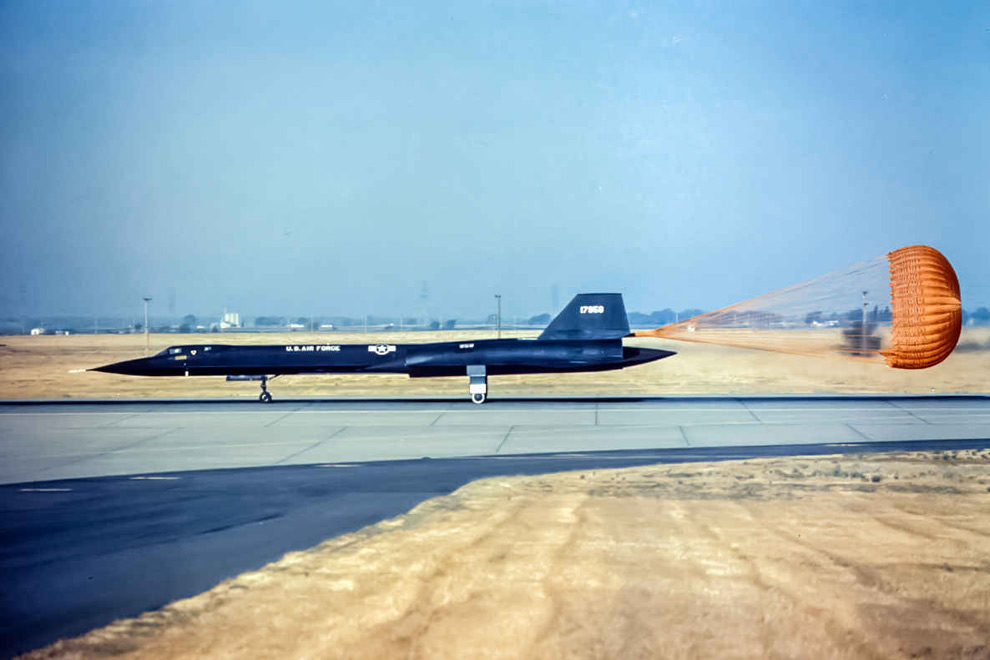 25    Lockheed SR-71,     