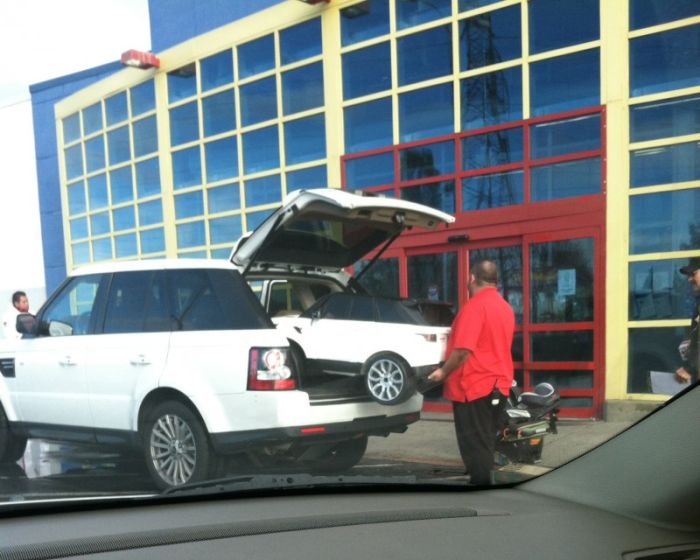 Автомобильные приколы среды (12 фото)