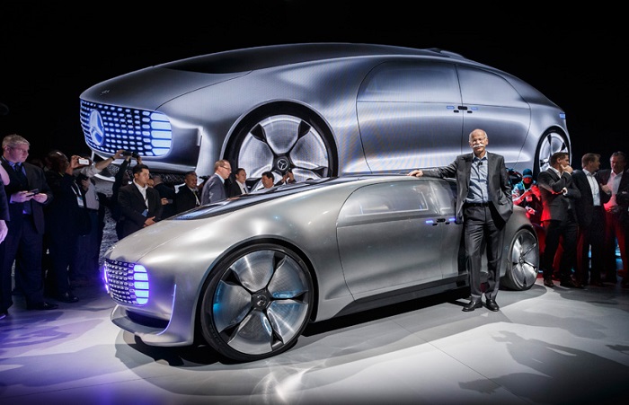 Mercedes-Benz F 015:   (6 )