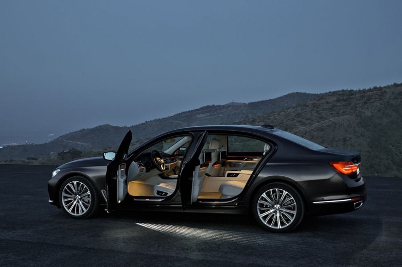 BMW 7-series 2016 (11 )