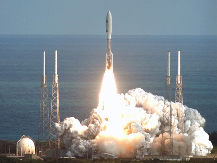Космический аппарат New Horizons сделал самый качественный снимок Плутона (12 фото)