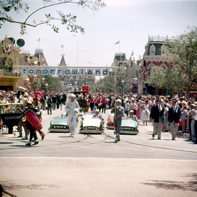 Открытие «Диснейленда» в 1955 году (15 фото)