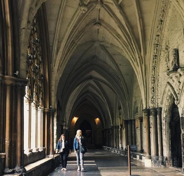 Фотографии, из-за которых можно оказаться в тюрьме (19 фото)