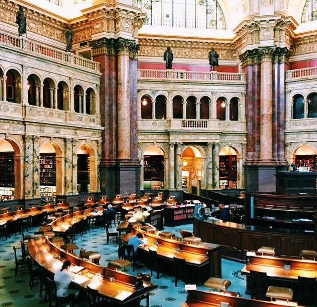 Фотографии, из-за которых можно оказаться в тюрьме (19 фото)