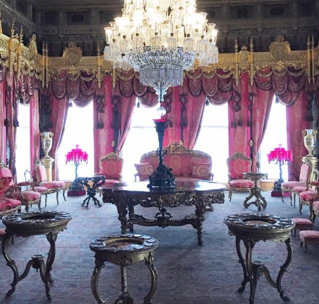 Фотографии, из-за которых можно оказаться в тюрьме (19 фото)