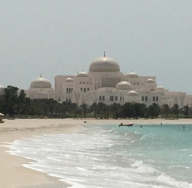 Фотографии, из-за которых можно оказаться в тюрьме (19 фото)