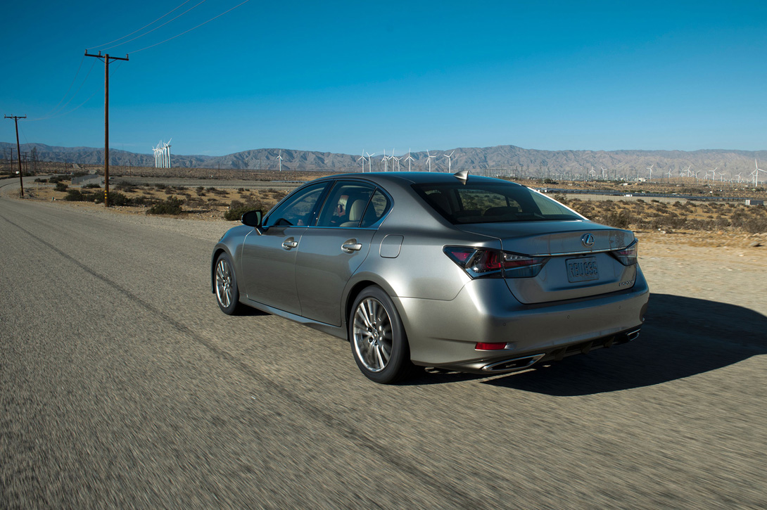 Lexus GS:        (7 ) 