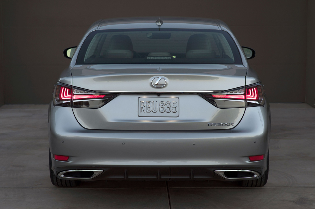 Lexus GS:        (7 ) 