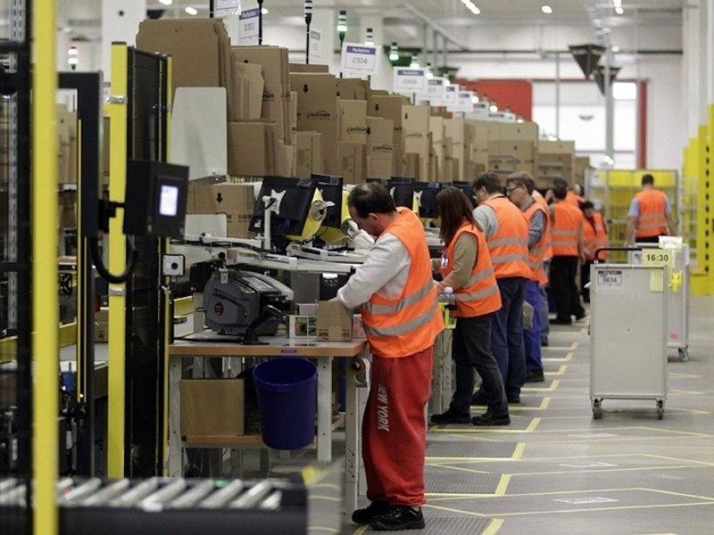 Дебри Amazon: как работает упорядоченный хаос складов компании (18 фото)