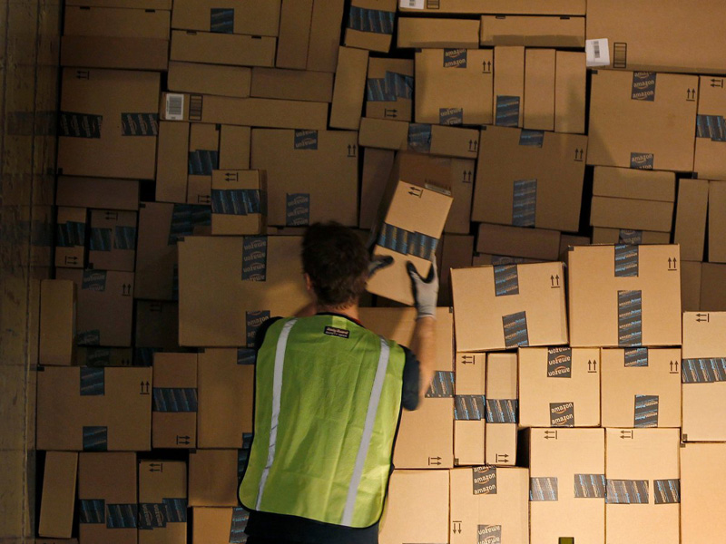 Дебри Amazon: как работает упорядоченный хаос складов компании (18 фото)