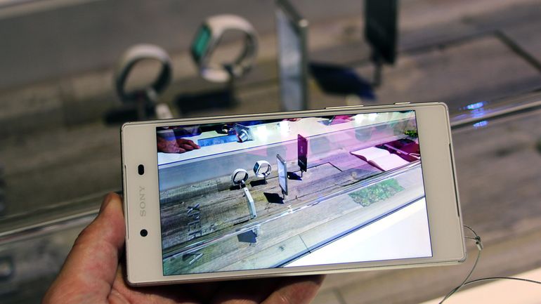 Sony     Xperia Z5 (3 )