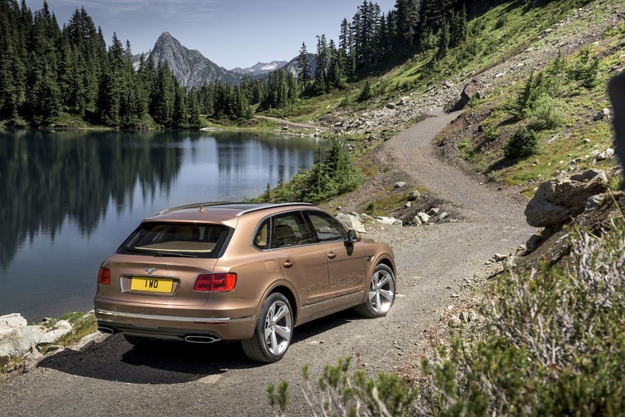 Показан самый крутой внедорожник в мире Bentley Bentayga (20 фото)