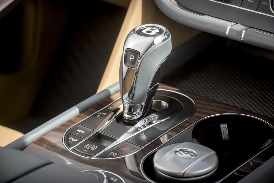 Показан самый крутой внедорожник в мире Bentley Bentayga (20 фото)
