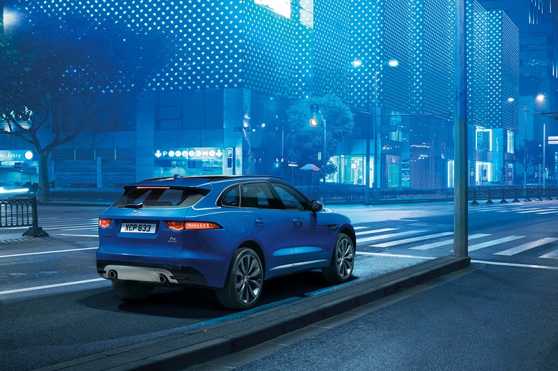 Jaguar F-Pace: практичность в шкуре экстрима или наоборот? (7 фото)
