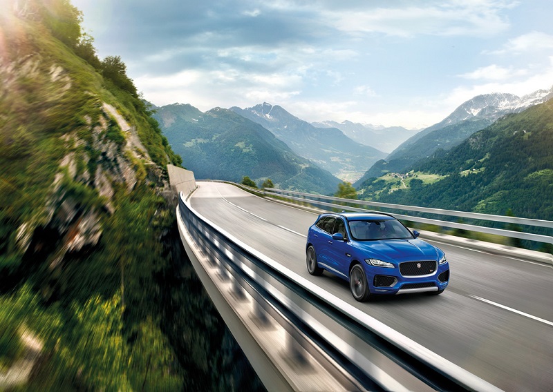 Jaguar F-Pace: практичность в шкуре экстрима или наоборот? (7 фото)