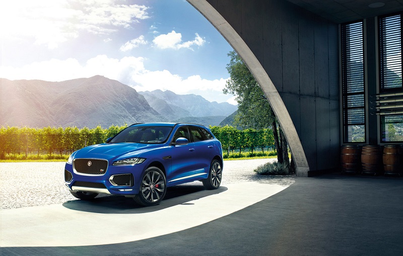 Jaguar F-Pace: практичность в шкуре экстрима или наоборот? (7 фото)