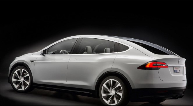 Model X: новый электромобиль Tesla убавил градус тестостерона (10 фото)