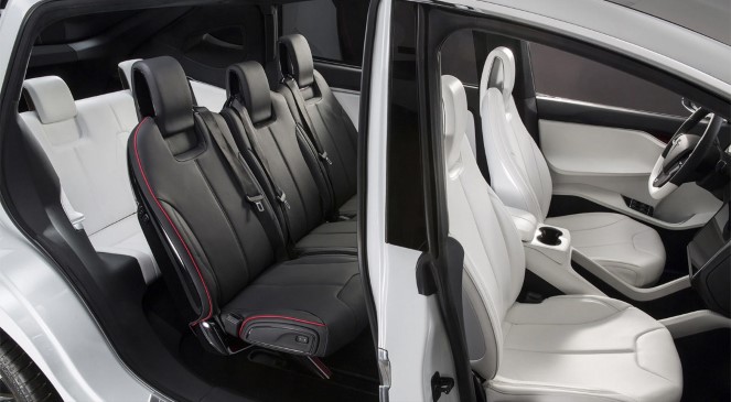 Model X: новый электромобиль Tesla убавил градус тестостерона (10 фото)