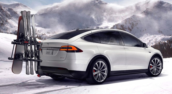 Model X: новый электромобиль Tesla убавил градус тестостерона (10 фото)