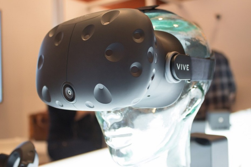 Начало эры виртуальной реальности: какую из VR-гарнитур выбрать? (6 фото)