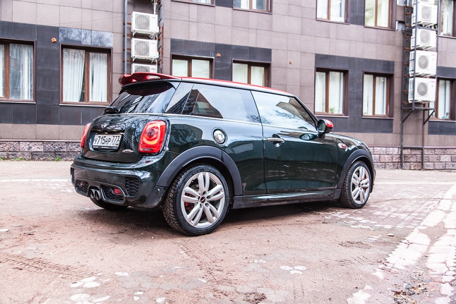 - MINI John Cooper Works (9 )