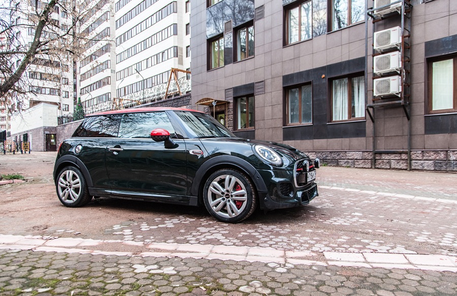 - MINI John Cooper Works (9 )