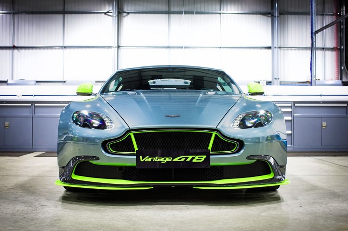 Aston Martin Vantage GT8:      (12 )