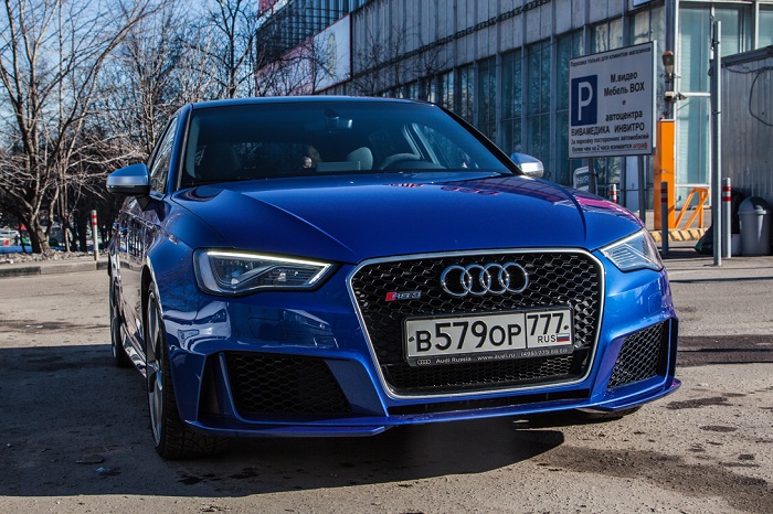 Audi RS3: - (5 )