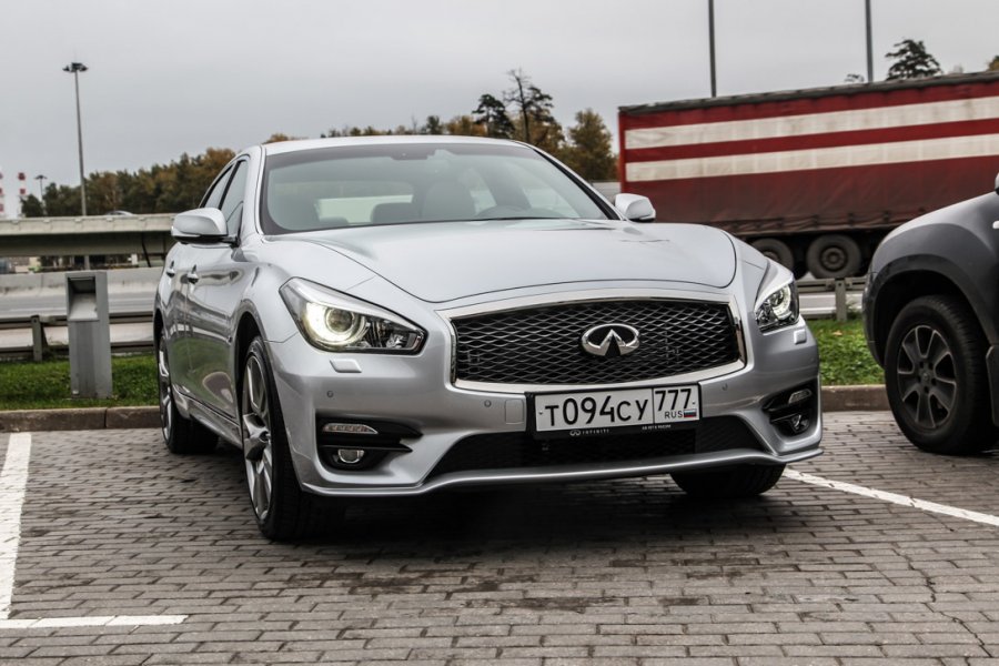 -: Infiniti Q70S (9 )