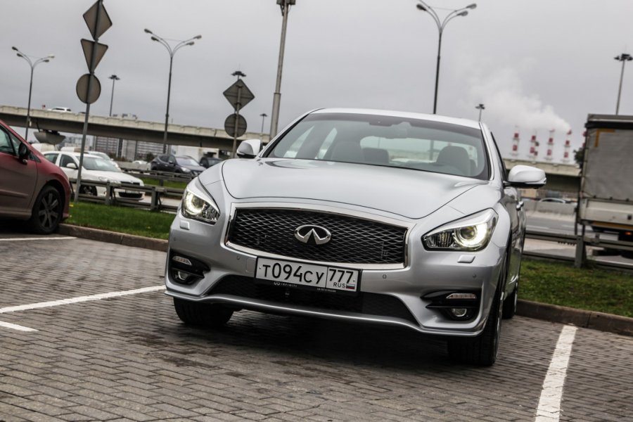 -: Infiniti Q70S (9 )