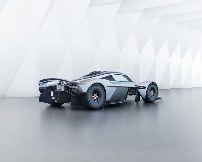 Aston Martin     Valkyrie (9 )