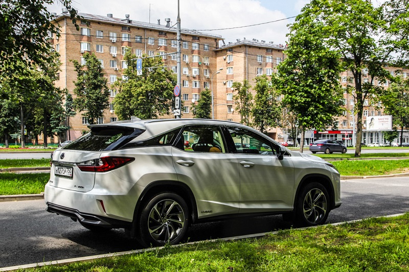 Тест-драйв: Lexus RX 450h (10 фото)