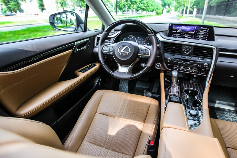 Тест-драйв: Lexus RX 450h (10 фото)