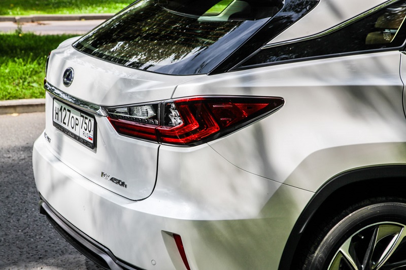 Тест-драйв: Lexus RX 450h (10 фото)